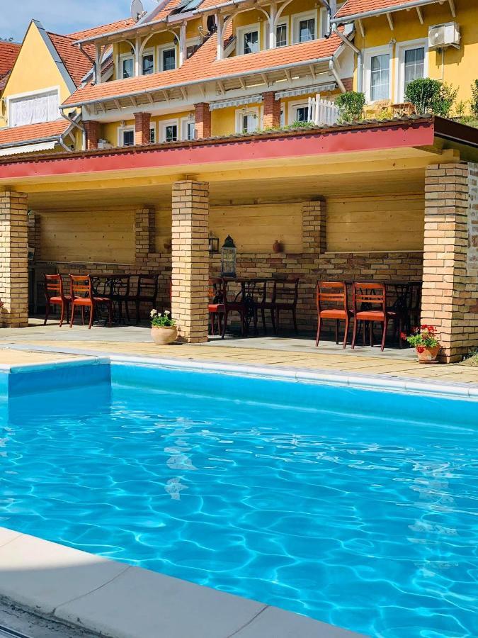 Lilium Villa Hévíz المظهر الخارجي الصورة