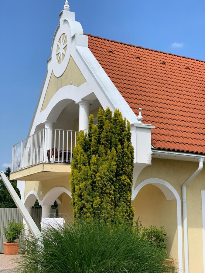 Lilium Villa Hévíz المظهر الخارجي الصورة
